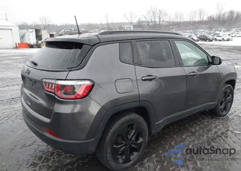 2018 Jeep Compass Altitude 4X4 from USA, damaged, VIN 3C4NJDBB8JT395493